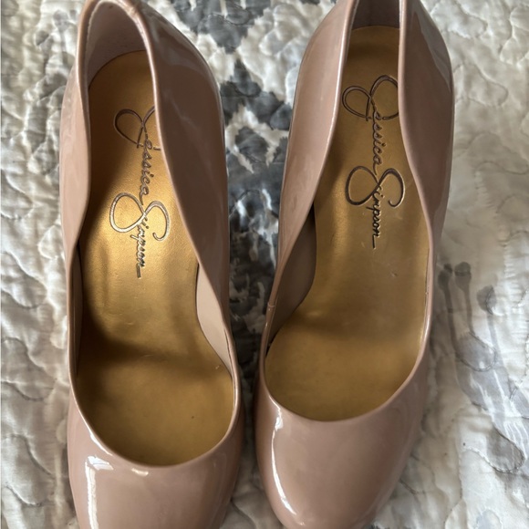Jessica Simpson Calie pumps NWOB size 9 color-chai latte - Picture 10 of 13